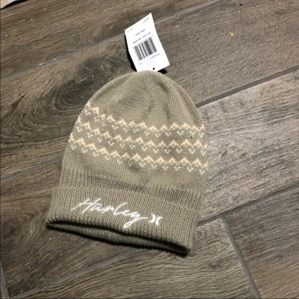 NWT Hurley vail beanie womens skater outdoor